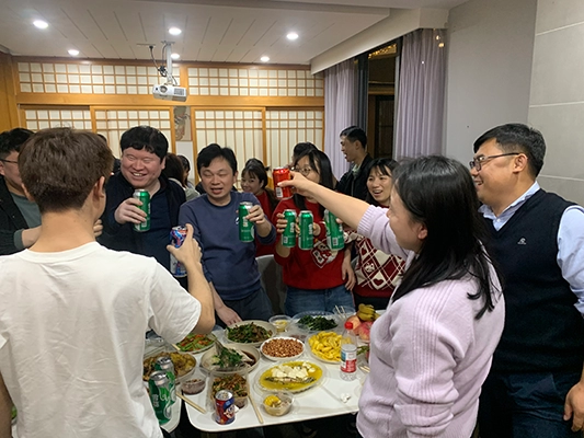 Fushi Ekibi, Birliği Geliştirmek ve İlerlemek İ&ccedil;in Huizhou'da Yıl Sonu Sahil Ekip Binası D&uuml;zenledi